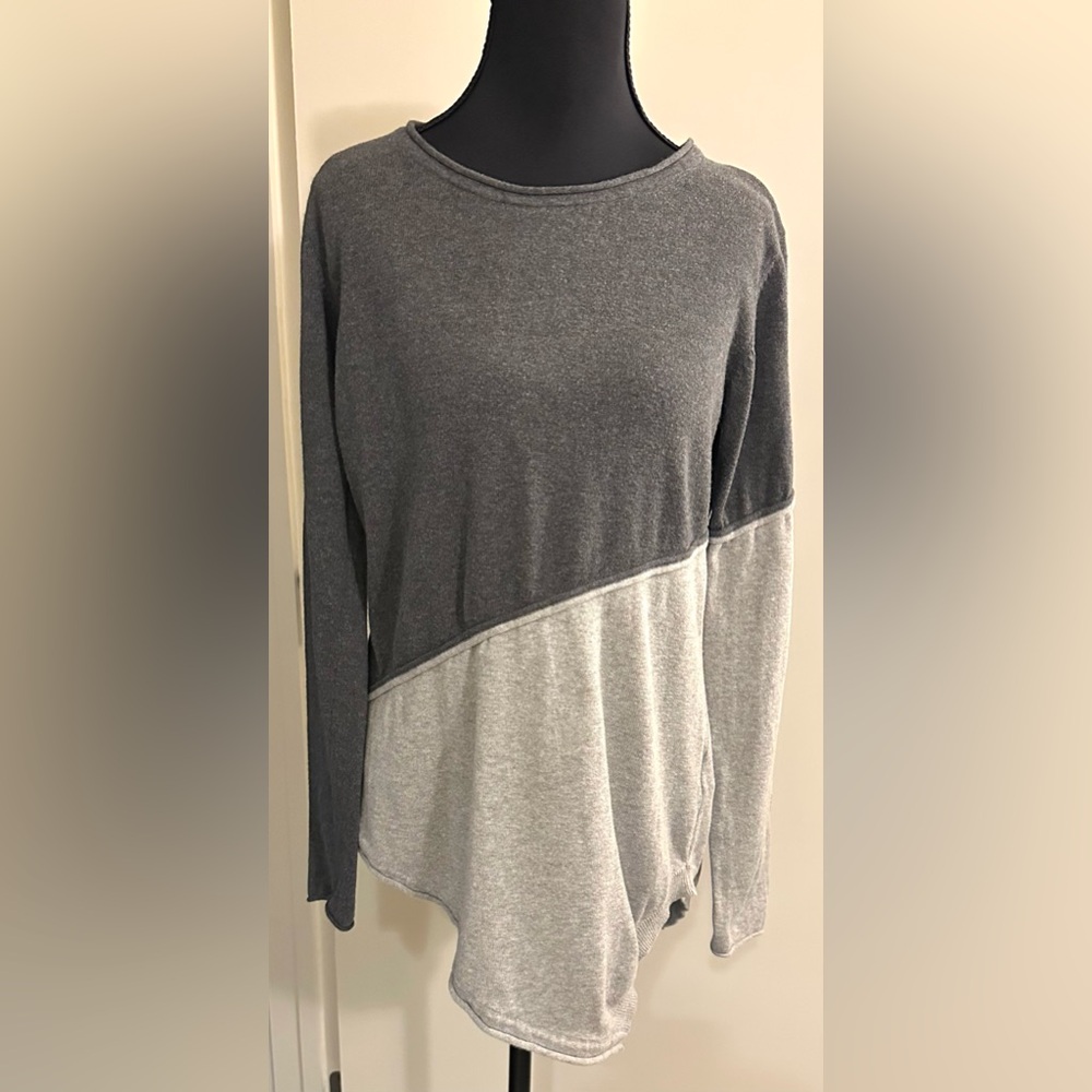 PrAna Sondra Asymmetrical Colorblock Sweater in Gray. Size S